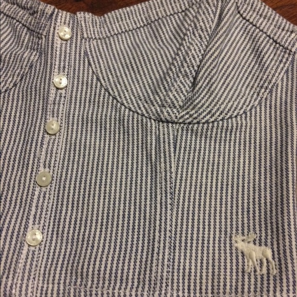 Abercrombie & Fitch Crop Top - Picture 3 of 5